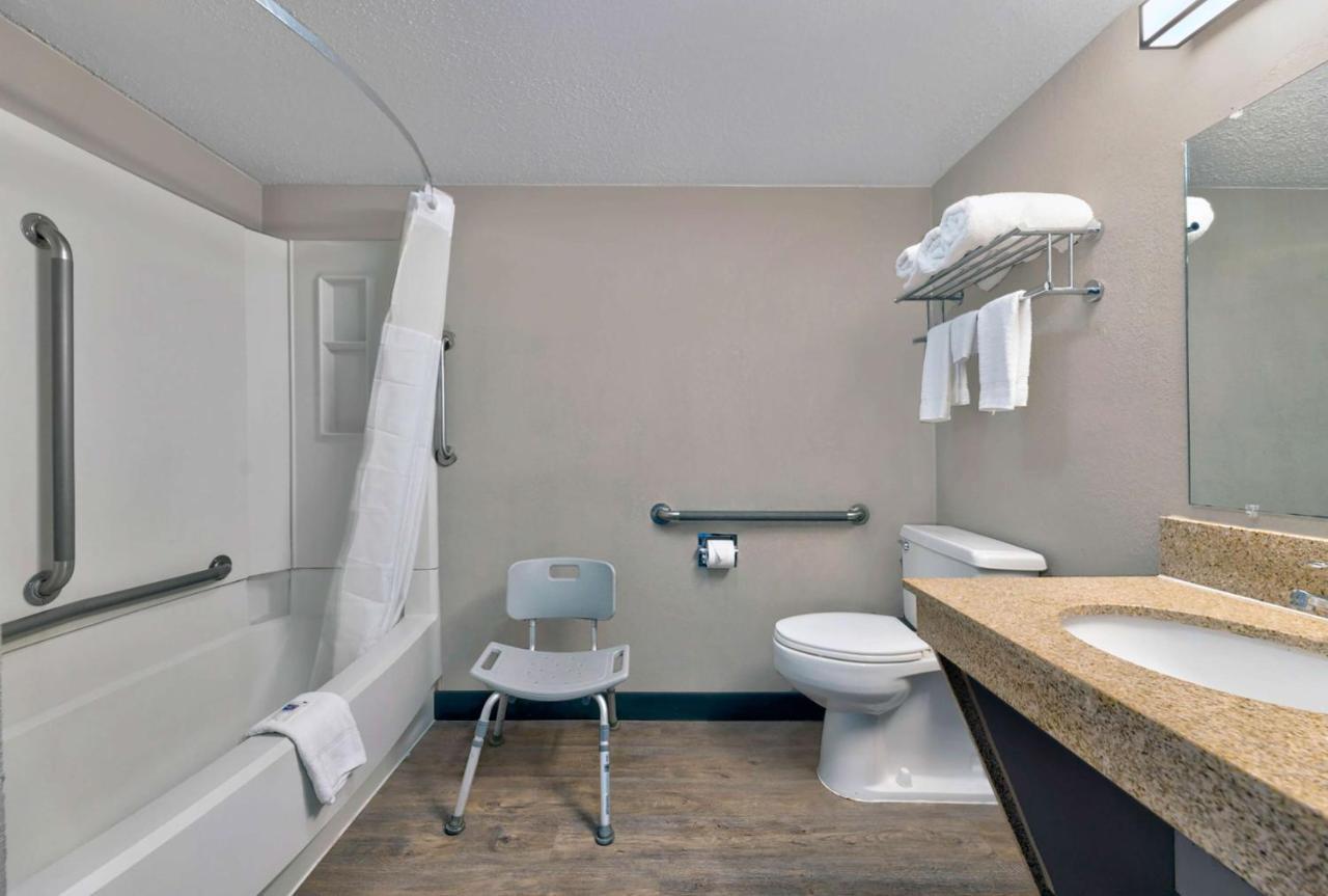 Motel 6-Oak Creek, Wi Εξωτερικό φωτογραφία