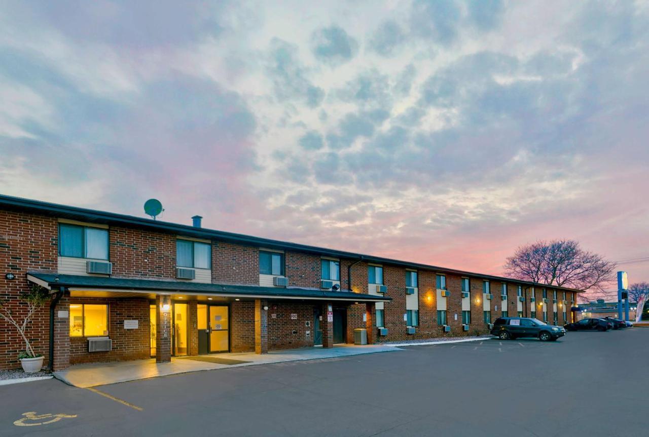 Motel 6-Oak Creek, Wi Εξωτερικό φωτογραφία